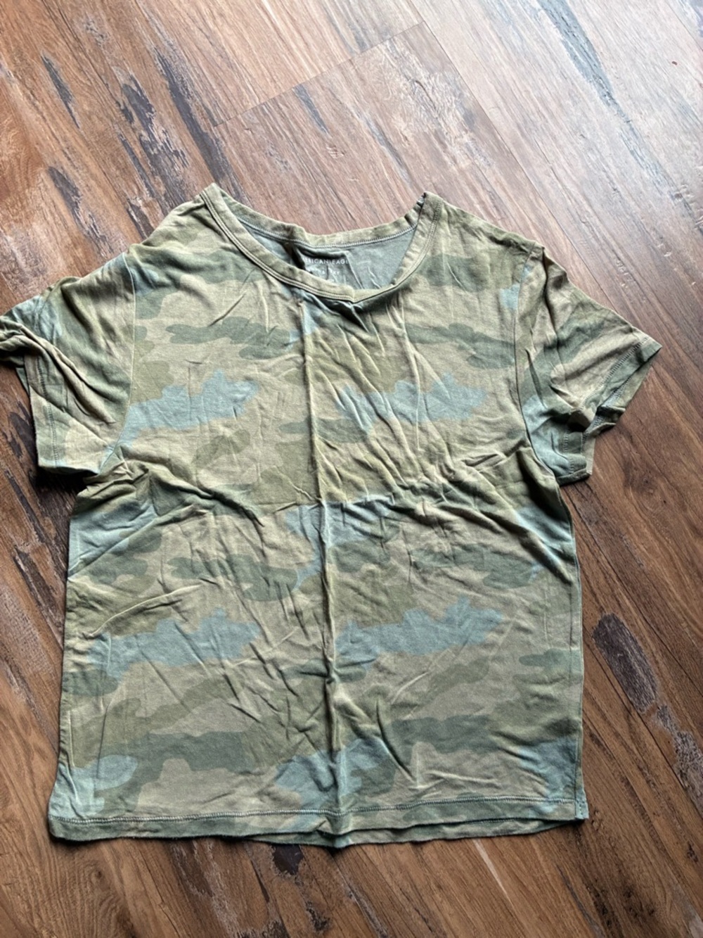 American Eagle Outfitters Olive Green Camo Short Sleeve Tee